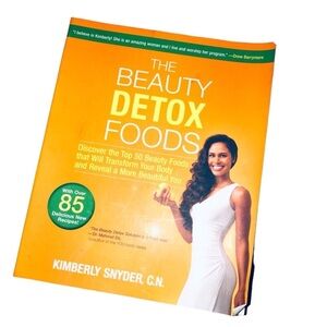 The Beauty Detox health/raw foods/vegan book